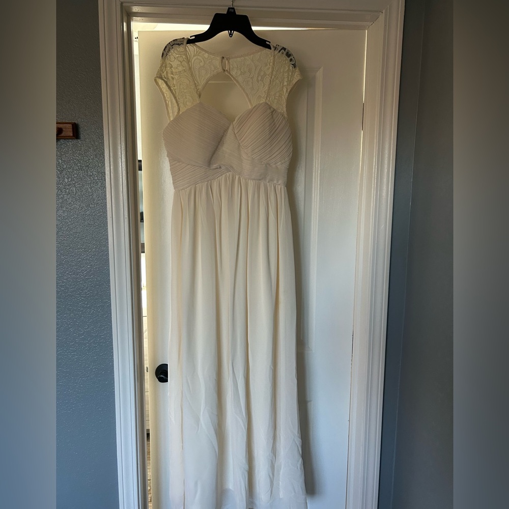 Formal white leave maxi dress Size Medium.